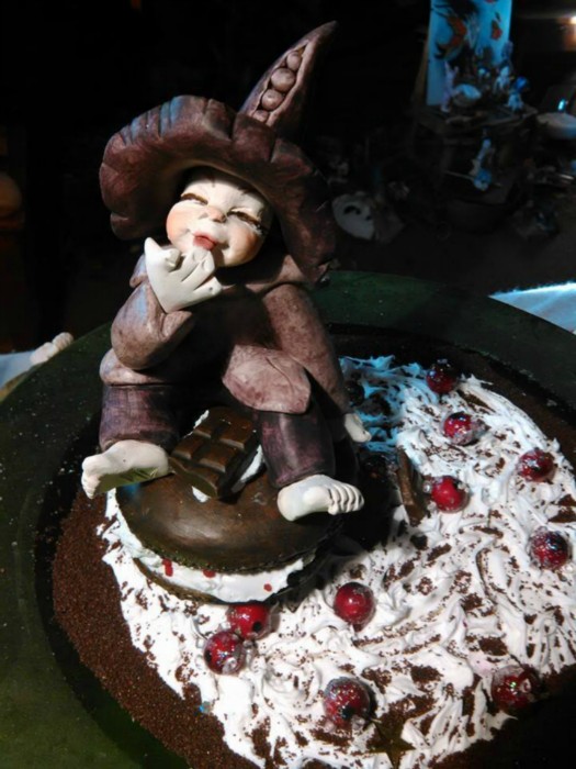 jusqu'à l'heure magique du gouter, le petit peuple est gourmand , très gourmand, tout autant que les fées et ils adorent....devinez quoi ?...